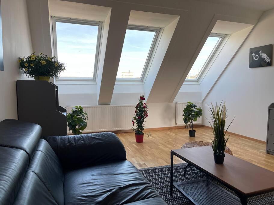 Apartamento Dachgeschoss Fuer 4 Mit Terrasse Viena Exterior foto