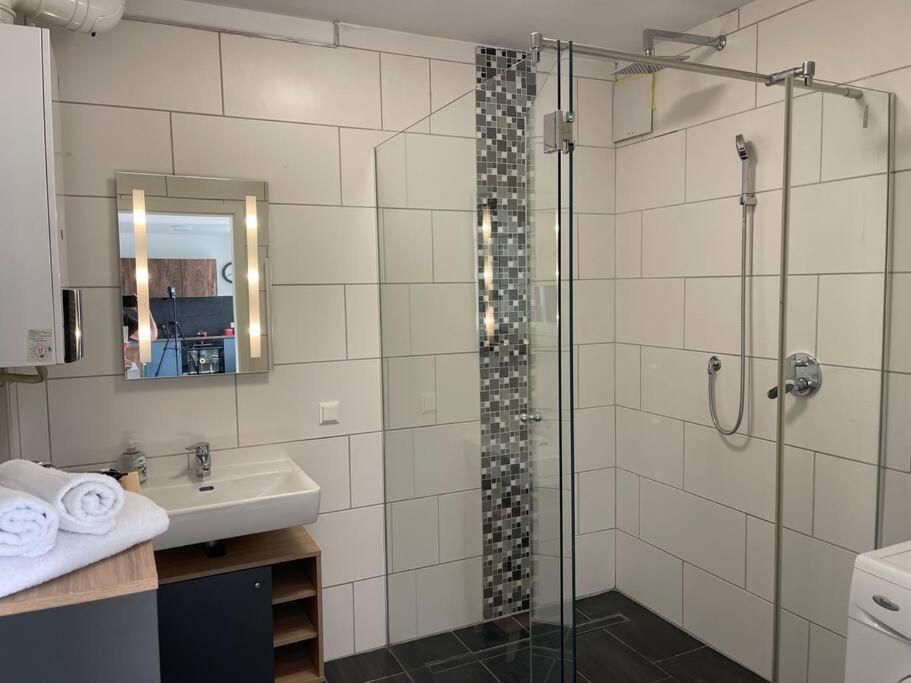 Apartamento Dachgeschoss Fuer 4 Mit Terrasse Viena Exterior foto