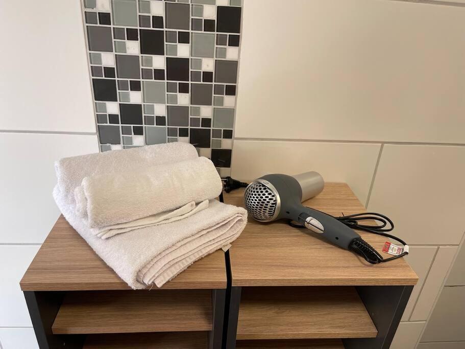 Apartamento Dachgeschoss Fuer 4 Mit Terrasse Viena Exterior foto